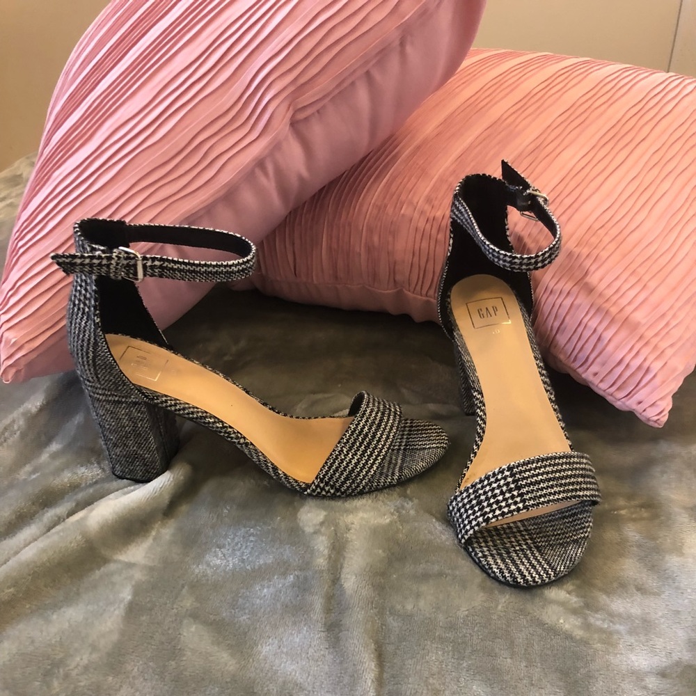 GAP Houndstooth Block Heel